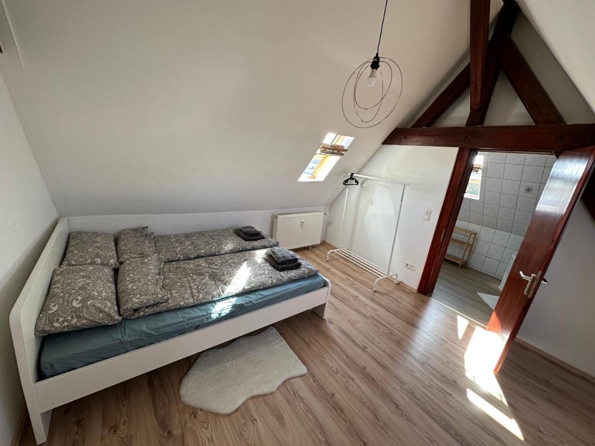 Schoene Grosse Maisonettenwohnung In Weissenthurm Luaran gambar
