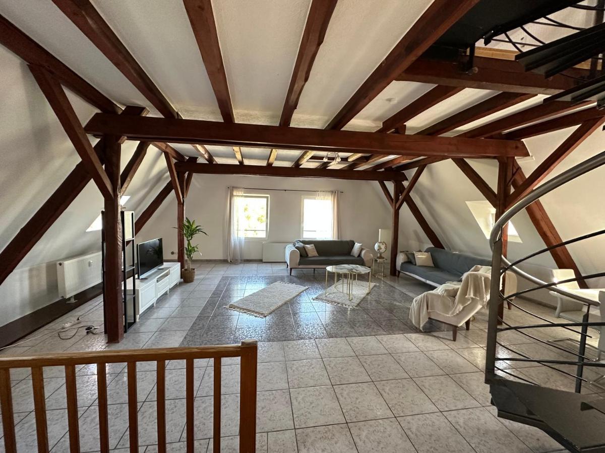 Schoene Grosse Maisonettenwohnung In Weissenthurm Luaran gambar